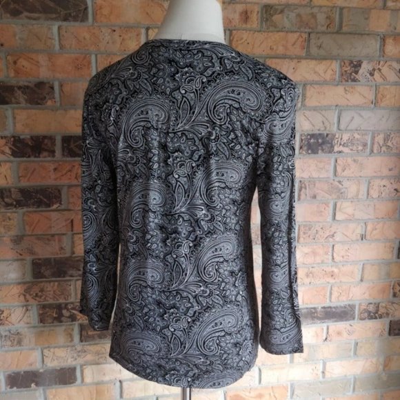 Chico's 0 Paisley Floral B&W Long Sleeve Top S / 4 SBUX - Picture 3 of 7